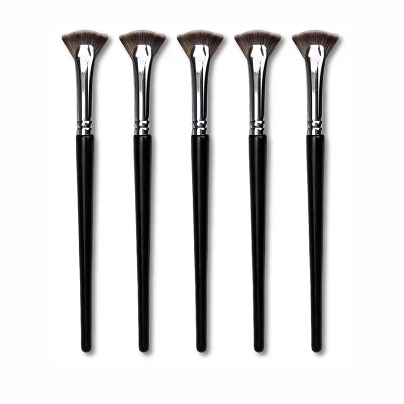 LuxeLash Brush™- Fan Shaped Eyelash Brush